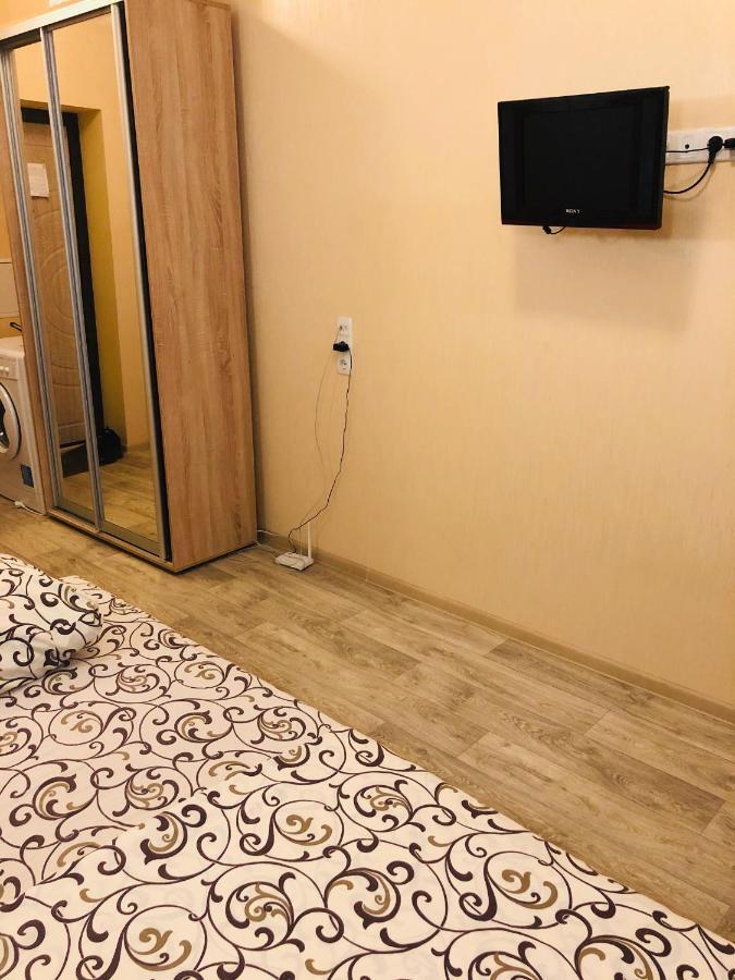 Comfortable Apartment Near Metro Kharkiv Eksteriør bilde