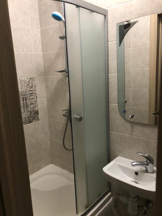 Comfortable Apartment Near Metro Kharkiv Eksteriør bilde